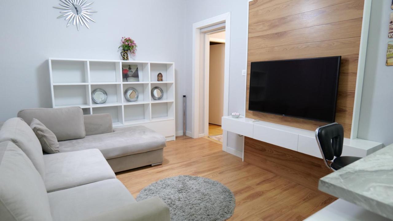 City Center Apartment Niko 04 Tirana Buitenkant foto