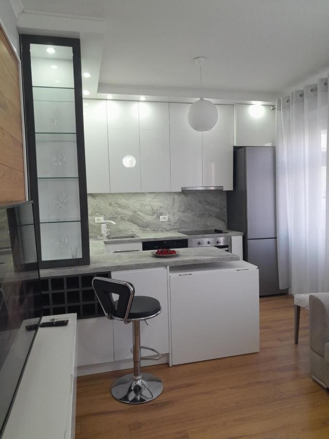 City Center Apartment Niko 04 Tirana Buitenkant foto