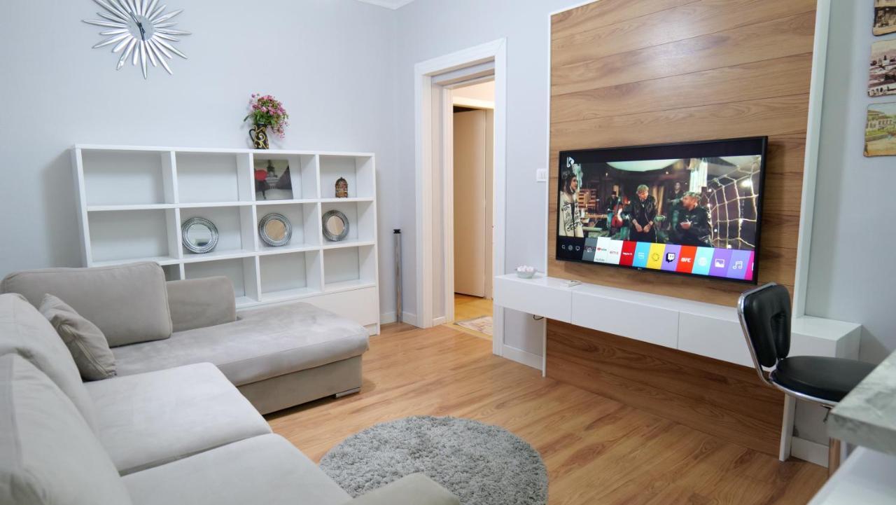 City Center Apartment Niko 04 Tirana Buitenkant foto