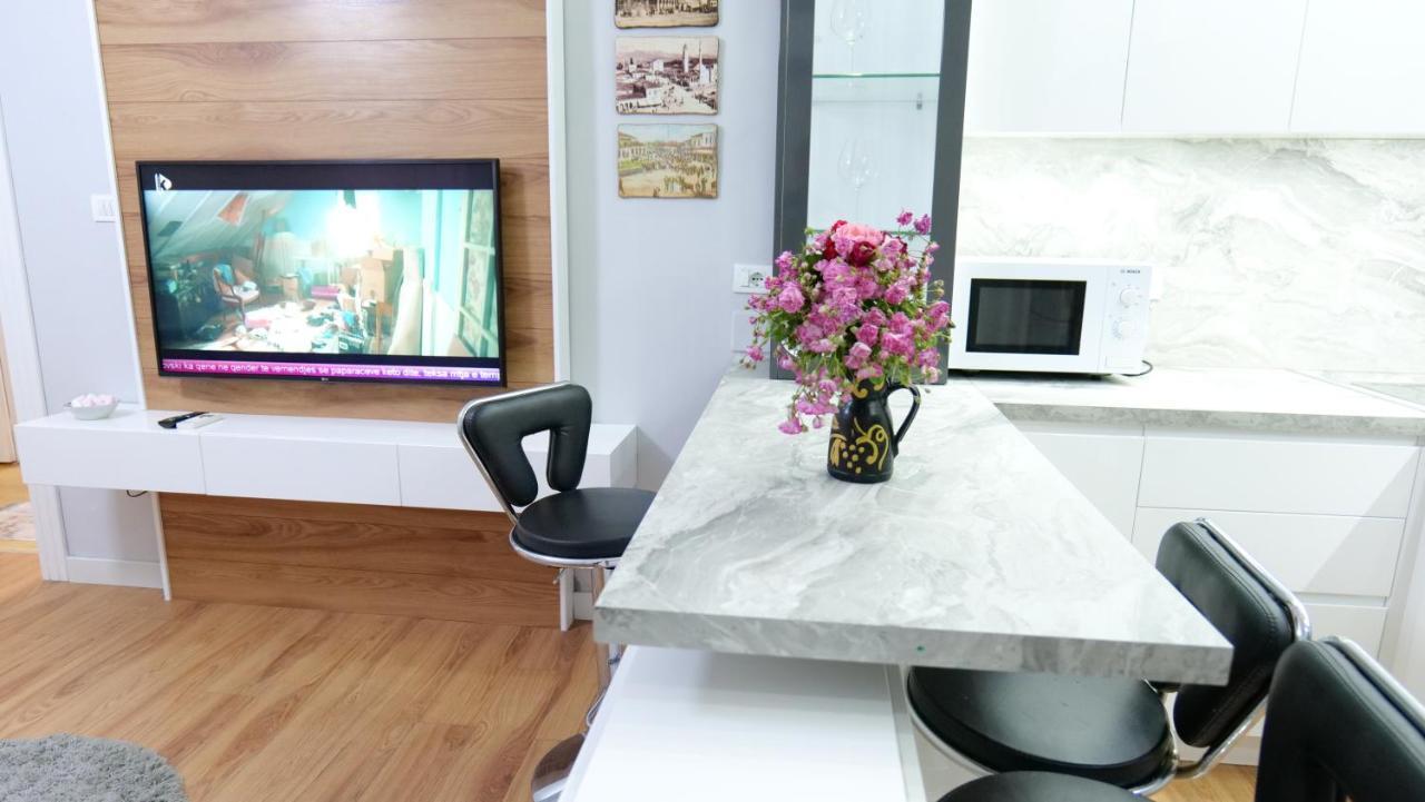 City Center Apartment Niko 04 Tirana Buitenkant foto
