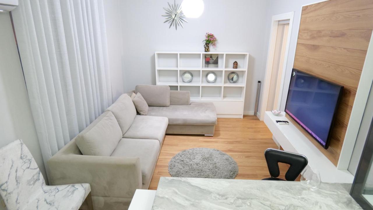 City Center Apartment Niko 04 Tirana Buitenkant foto