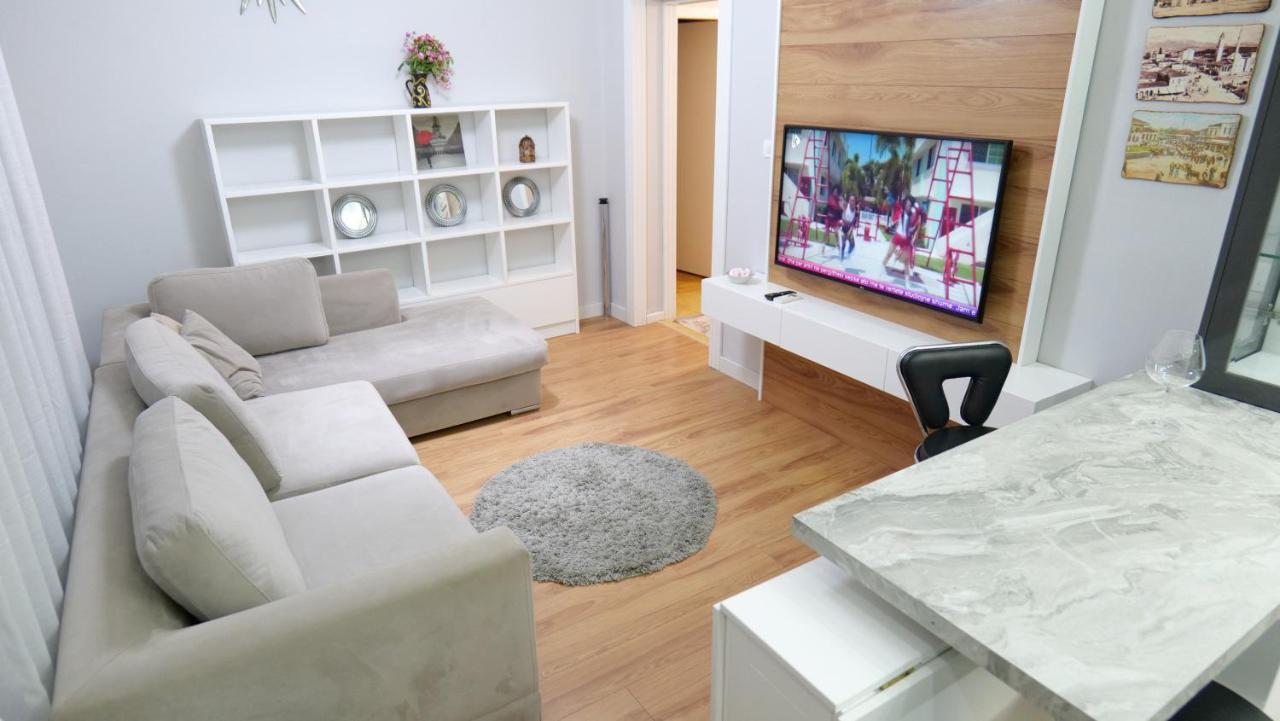City Center Apartment Niko 04 Tirana Buitenkant foto