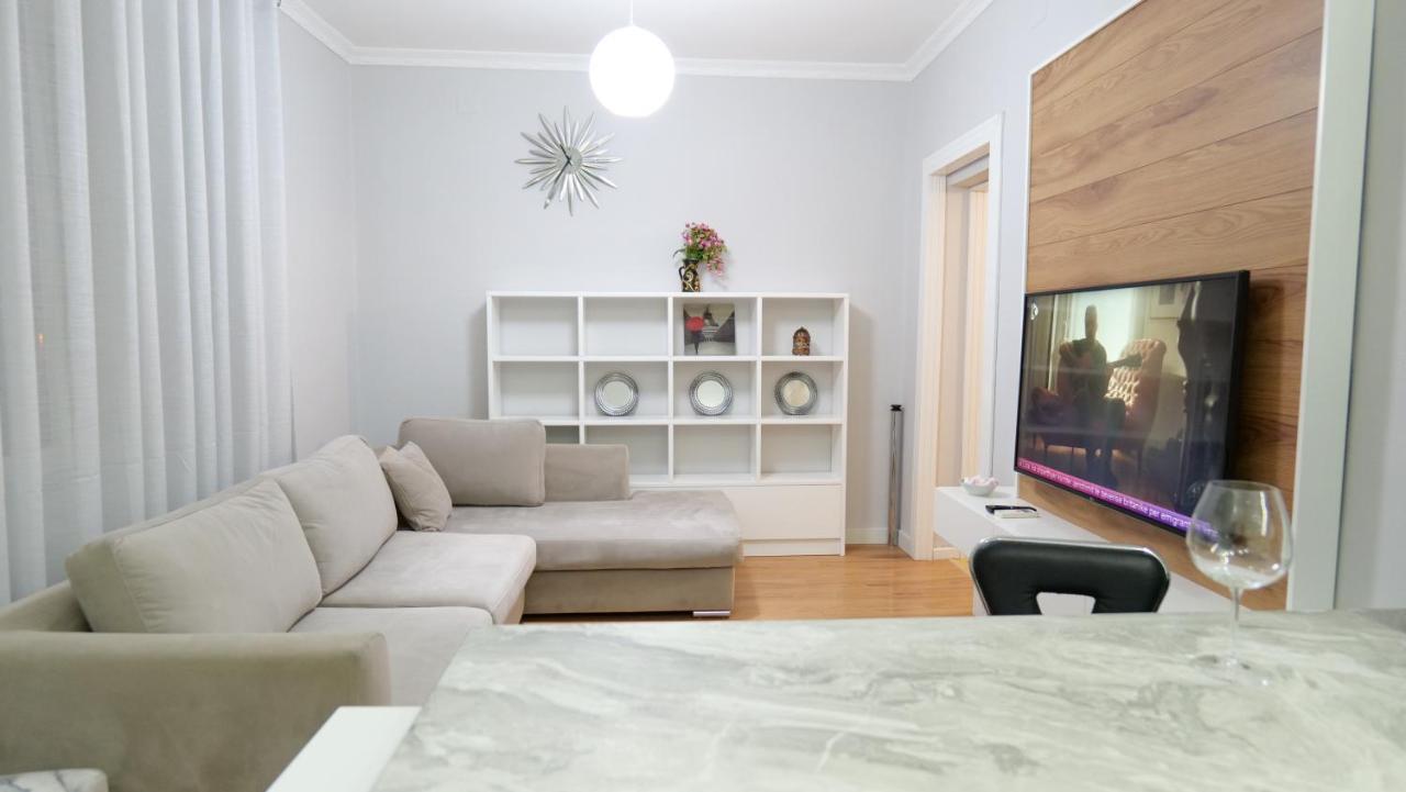 City Center Apartment Niko 04 Tirana Buitenkant foto